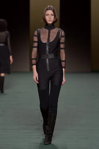 Look 9
